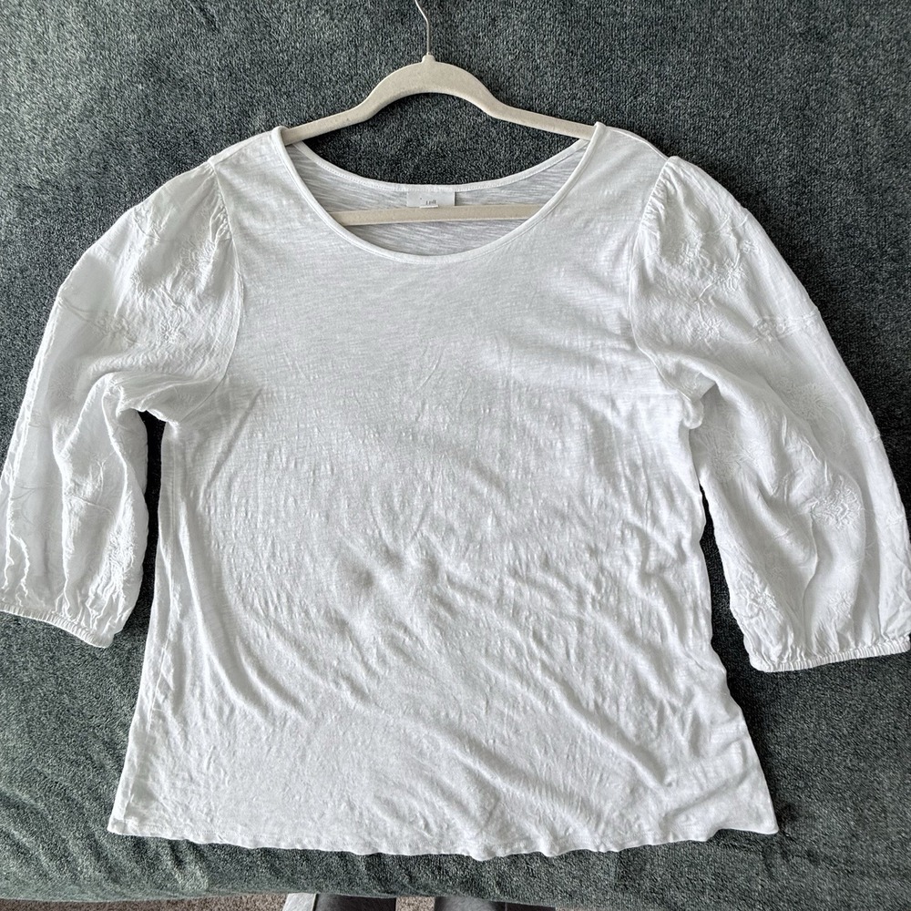 J.Jill White Embroidered Top TShirt Lightweight Slub Coastal Beach Comfort MT